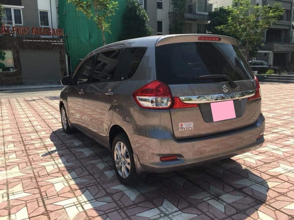 Cần bán xe Suzuki Ertiga 2016 số tự động màu xám titan, nhập Indodesia