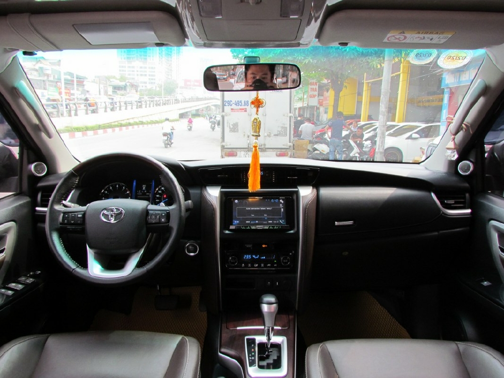 Fortuner 2017 màu đen