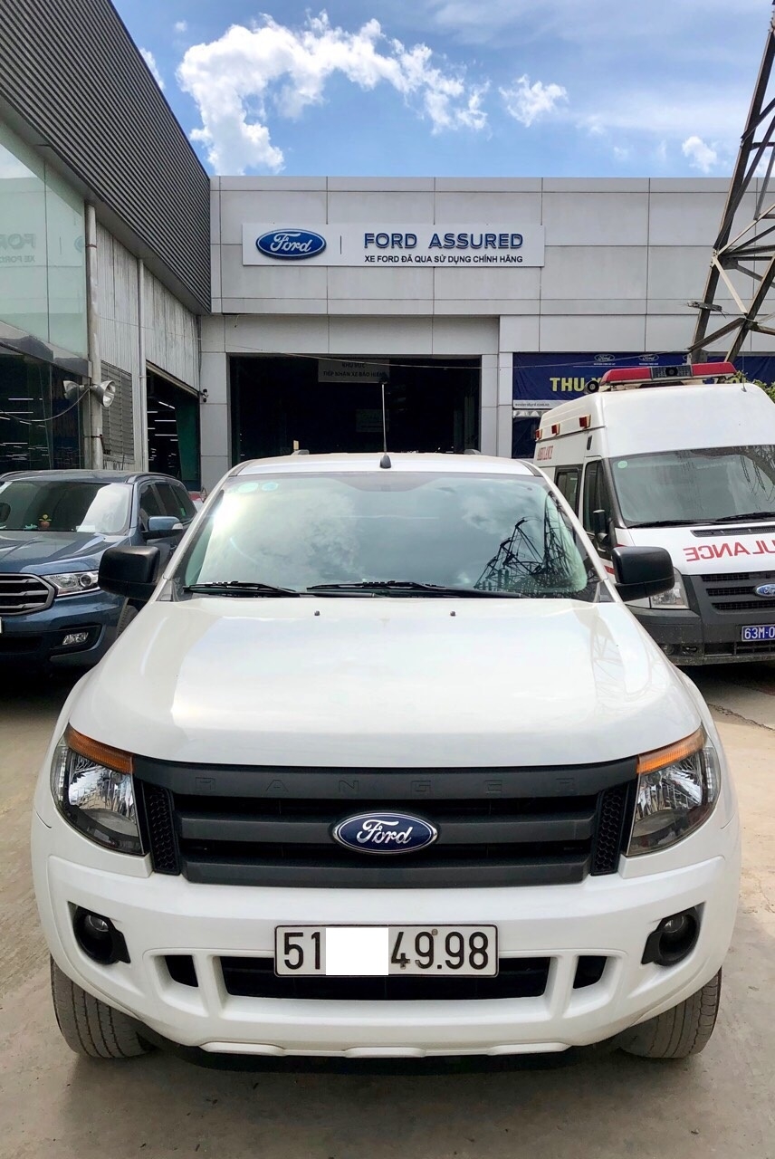 Ranger XL 4x4, MT, bản full, màu trắng, bảo hành hãng