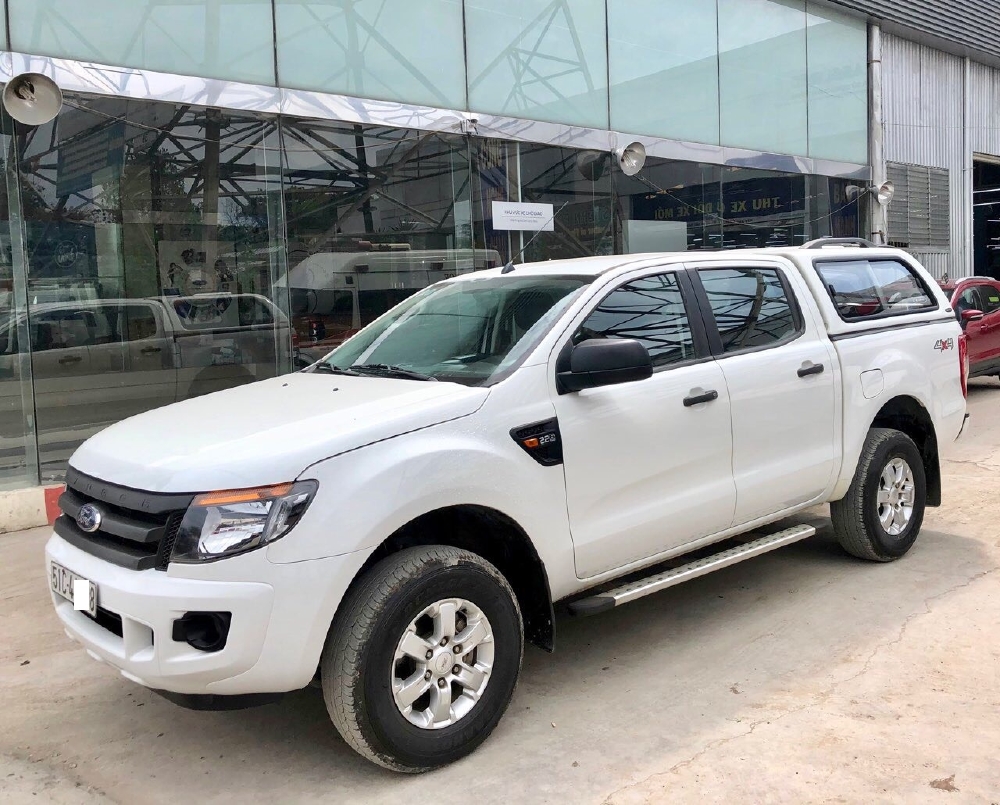 Ranger XL 4x4, MT, bản full, màu trắng, bảo hành hãng