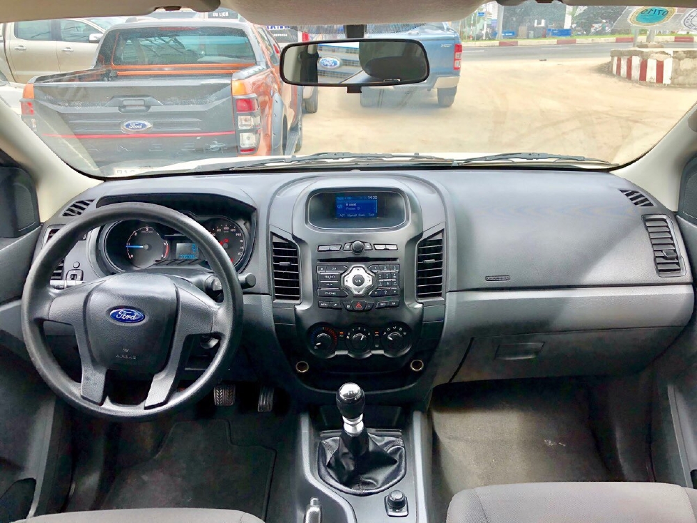 Ranger XL 4x4, MT, bản full, màu trắng, bảo hành hãng