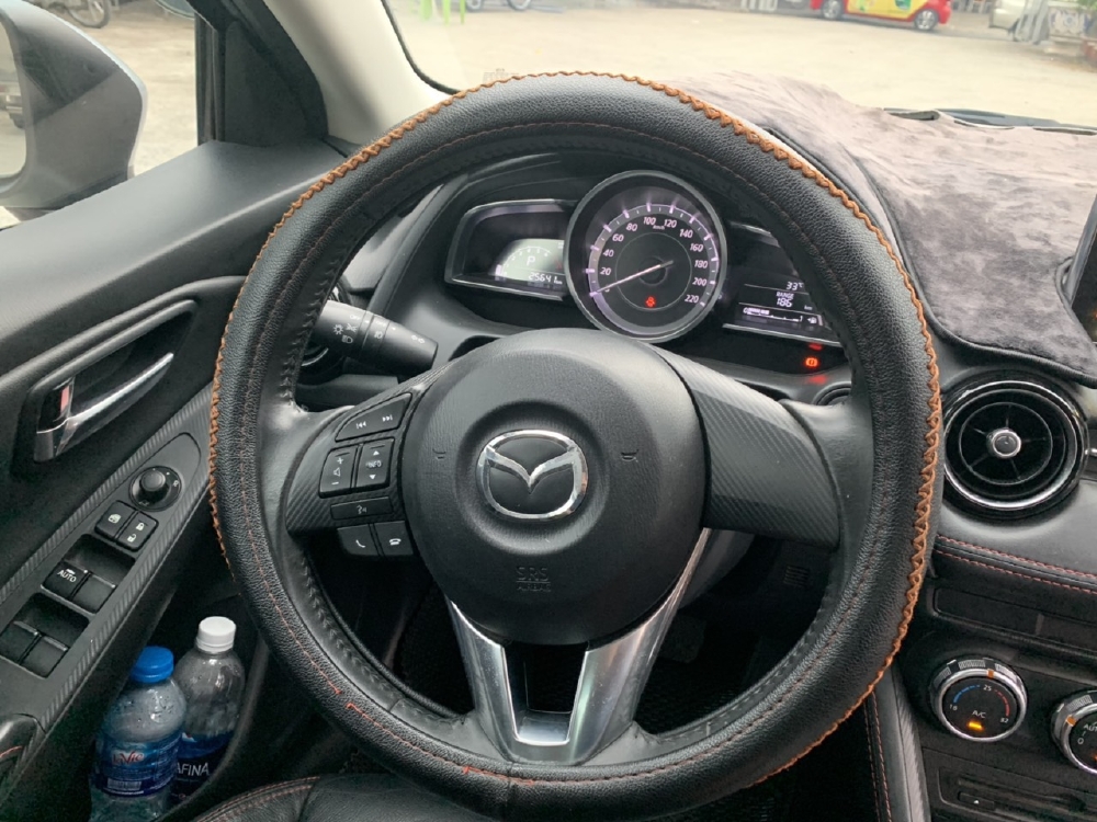 Bán Mazda 2 2017, màu bạc, đúng chất, giá TL, hổ trợ góp