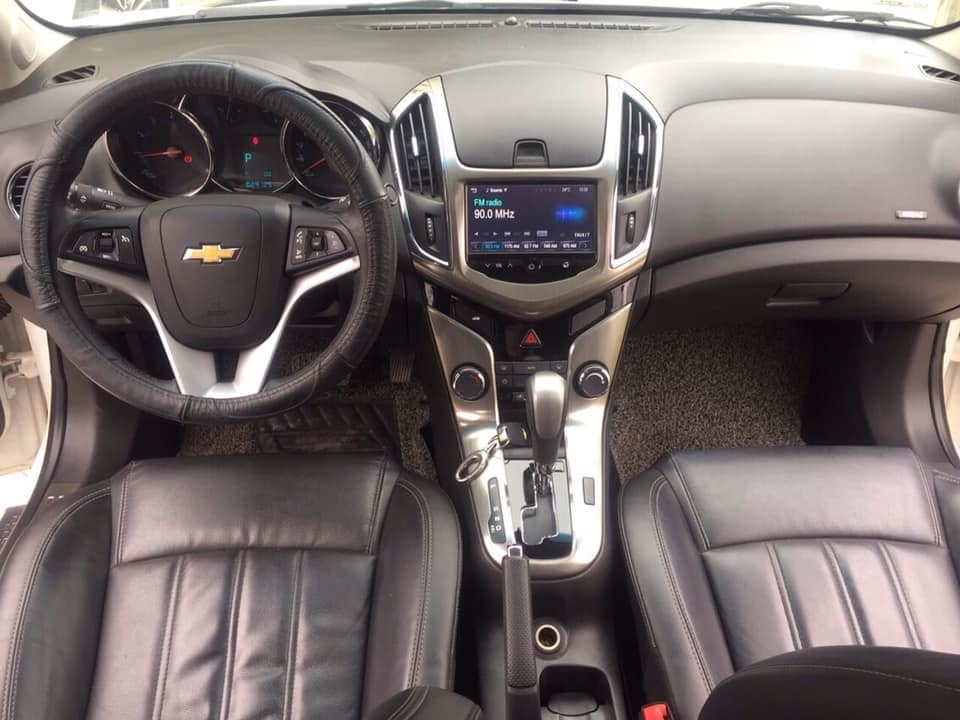 bán xe Cruze LTZ 2018, số tự động, màu trắng còn mới tinh đẹp