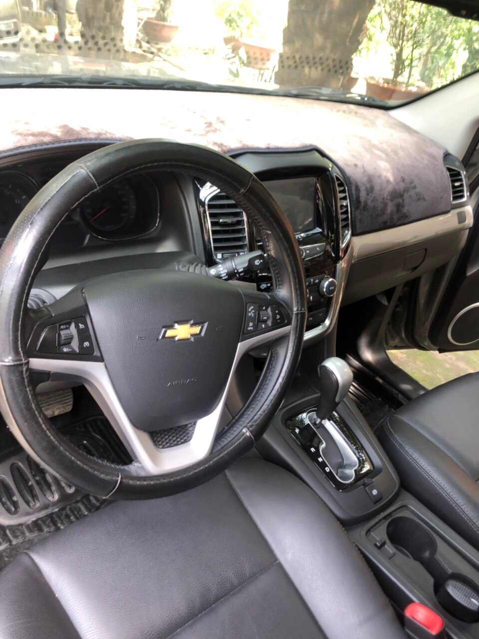 Gia đình cần bán xe Captiva LTZ 2016 đk 2017. số tự động, màu xám