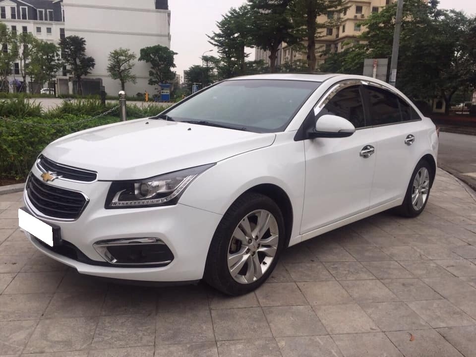 bán xe Cruze LTZ 2018, số tự động, màu trắng còn mới tinh đẹp