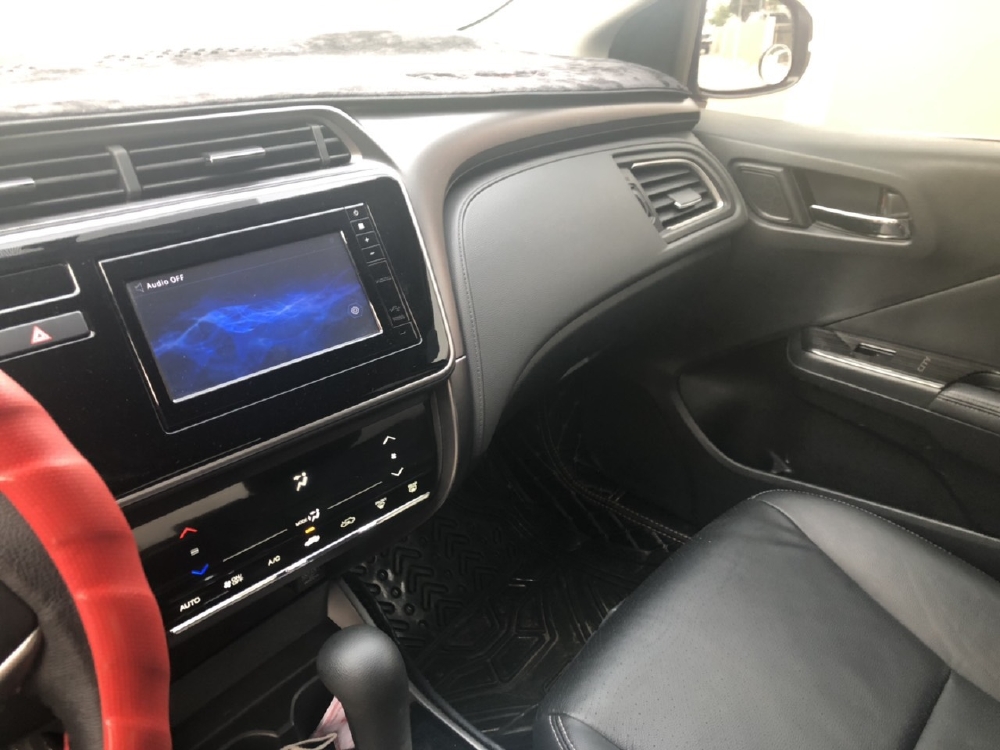 Bán Honda City Top 2018, màu trắng, đúng chất, giá TL, hổ trợ góp