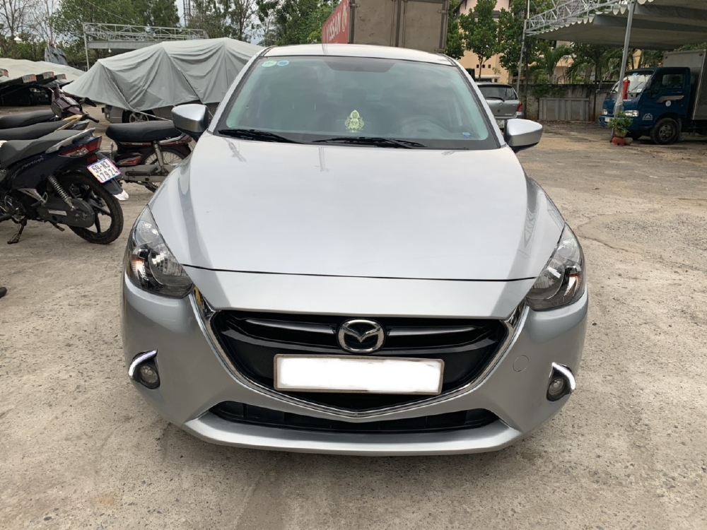 Bán Mazda 2 2017, màu bạc, đúng chất, giá TL, hổ trợ góp