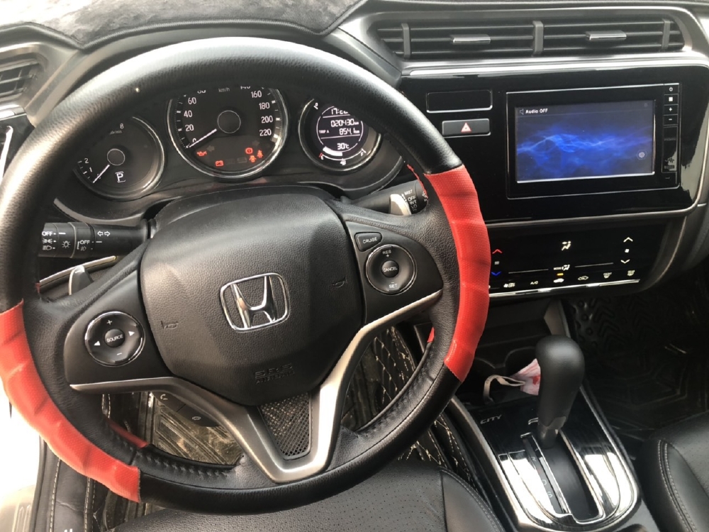 Bán Honda City Top 2018, màu trắng, đúng chất, giá TL, hổ trợ góp