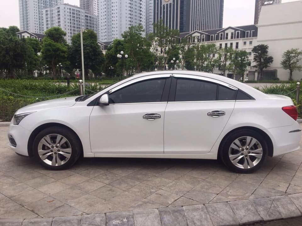 bán xe Cruze LTZ 2018, số tự động, màu trắng còn mới tinh đẹp