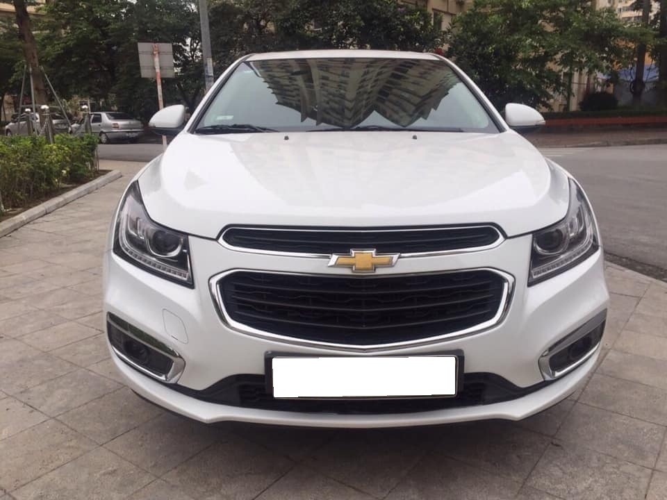 bán xe Cruze LTZ 2018, số tự động, màu trắng còn mới tinh đẹp