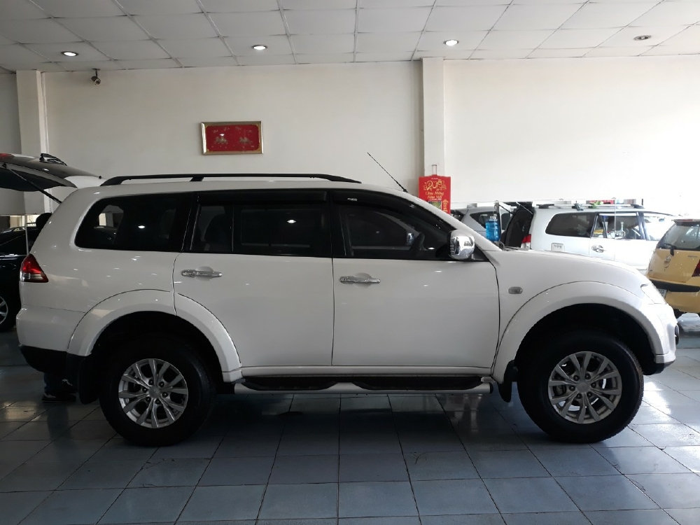 Mitsubishi Pajero Sport 2016 Số sàn Máy Dầu màu trắng