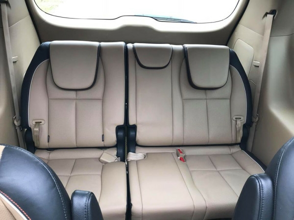 Cần bán xe ô tô Sedona 3.3, sản xuất 2016, số tự động máy xăng Full option