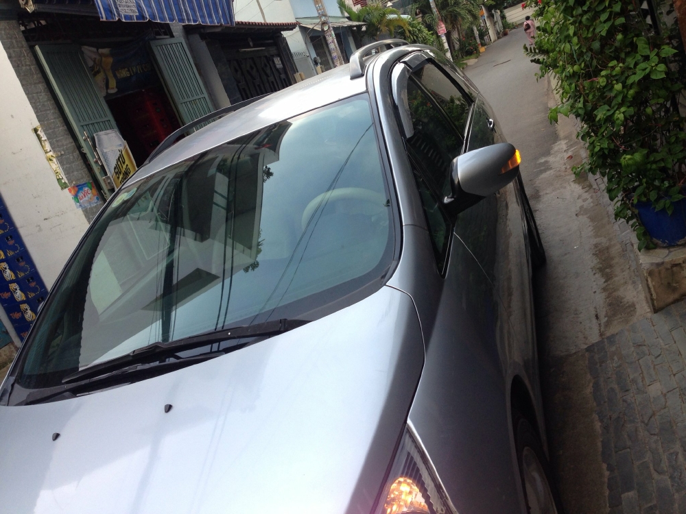 Cần bán xe Mitsubishi Grandis 2006 màu bạc số tự động 7 chỗ
