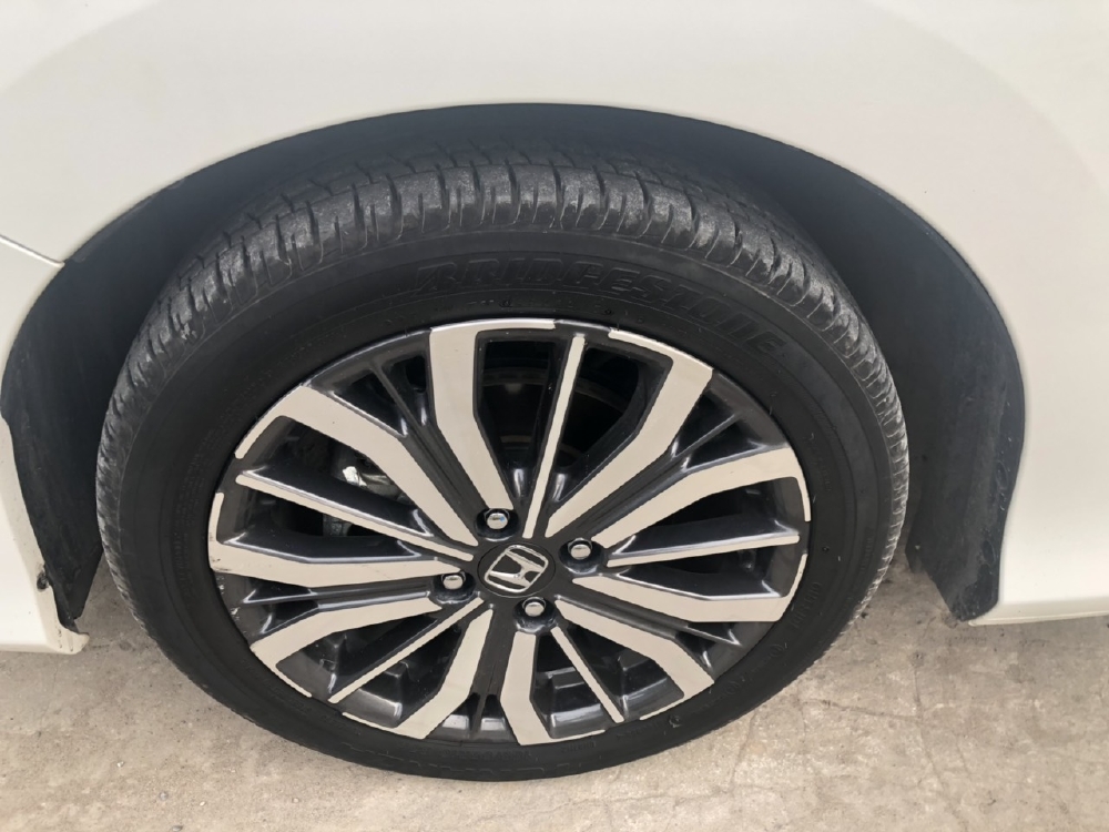 Bán Honda City Top 2018, màu trắng, đúng chất, giá TL, hổ trợ góp