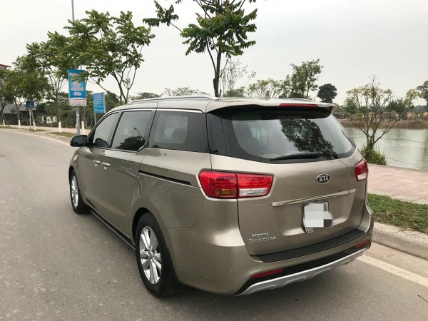 Cần bán xe ô tô Sedona 3.3, sản xuất 2016, số tự động máy xăng Full option