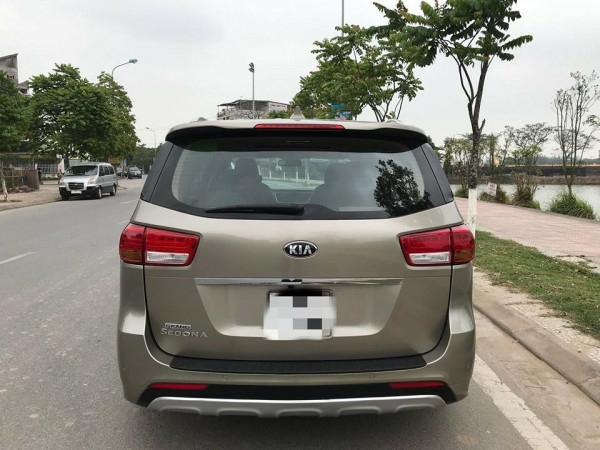 Cần bán xe ô tô Sedona 3.3, sản xuất 2016, số tự động máy xăng Full option