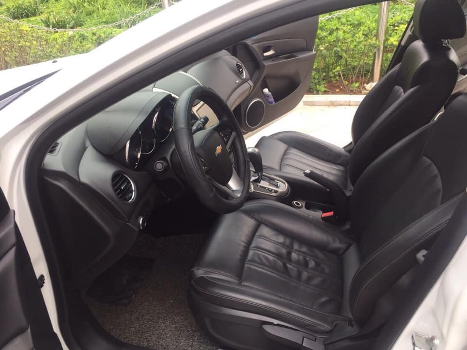 bán xe Cruze LTZ 2018, số tự động, màu trắng còn mới tinh đẹp