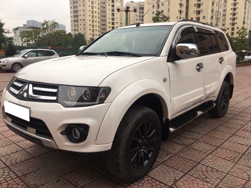 Pajero 2017, số tự động, máy xăng. màu trắng mới tinh
