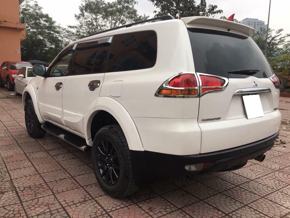 Pajero 2017, số tự động, máy xăng. màu trắng mới tinh