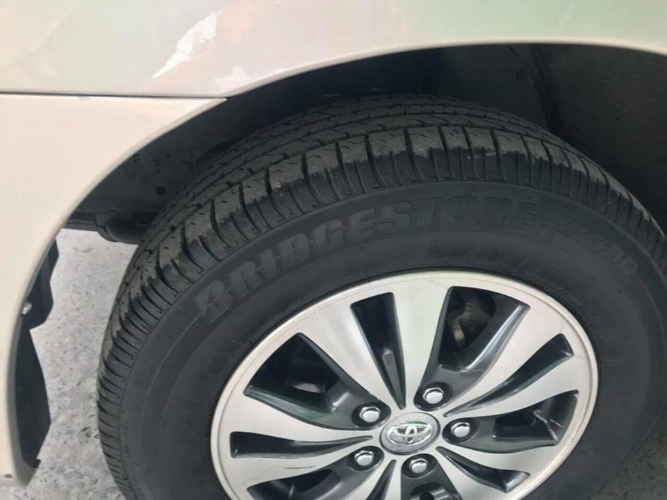 Gia đình cần bán xe Innova 2016, số sàn, máy xăng, màu vàng cát