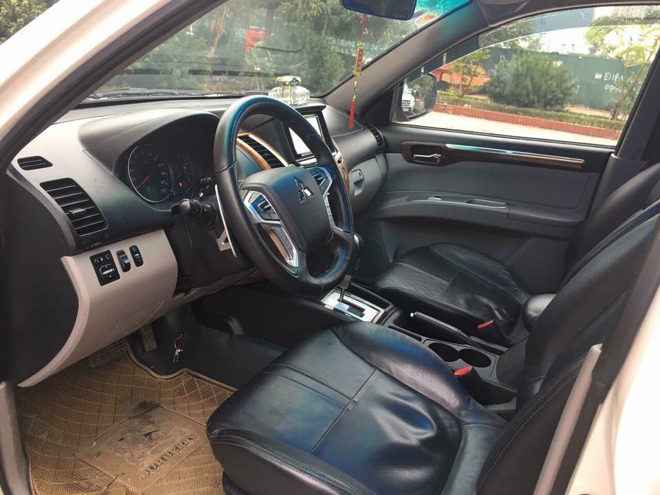 Pajero 2017, số tự động, máy xăng. màu trắng mới tinh