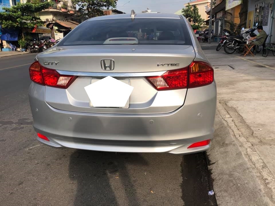 Em bán nhanh xe Honda City 2017 số sàn màu xám