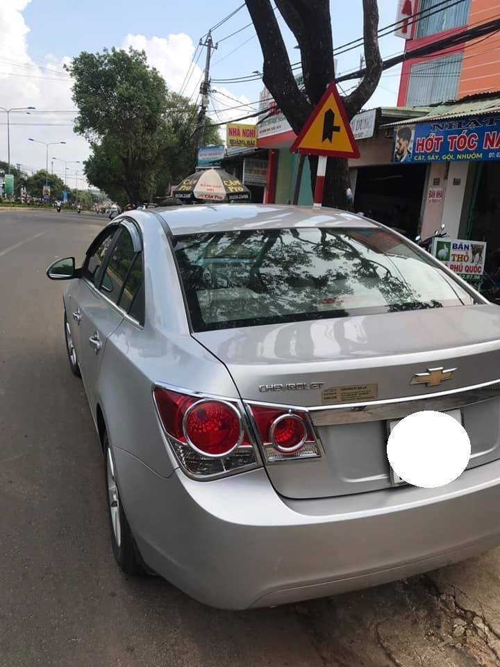 Cruze đời 2012 số sàn màu bạc
