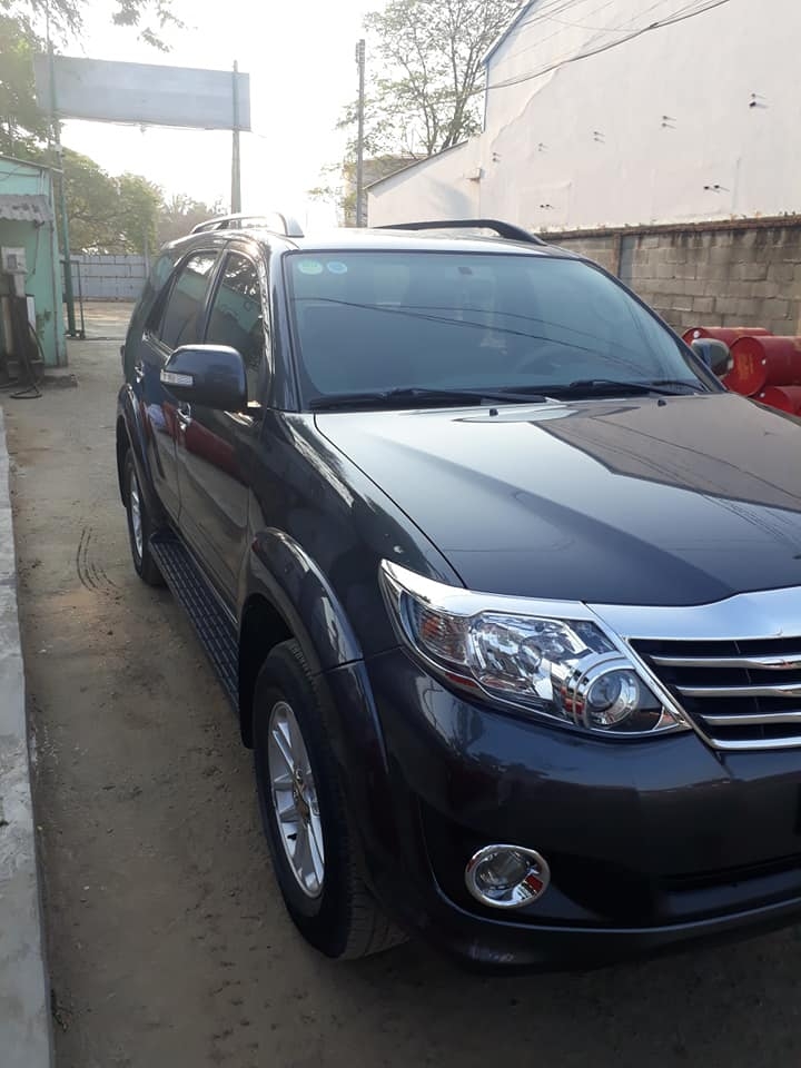 Fortuner 2014, số tự động, máy xăng, màu xám trì