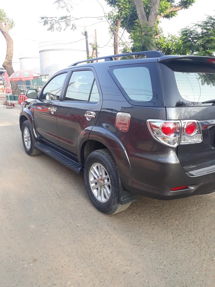 Fortuner 2014, số tự động, máy xăng, màu xám trì