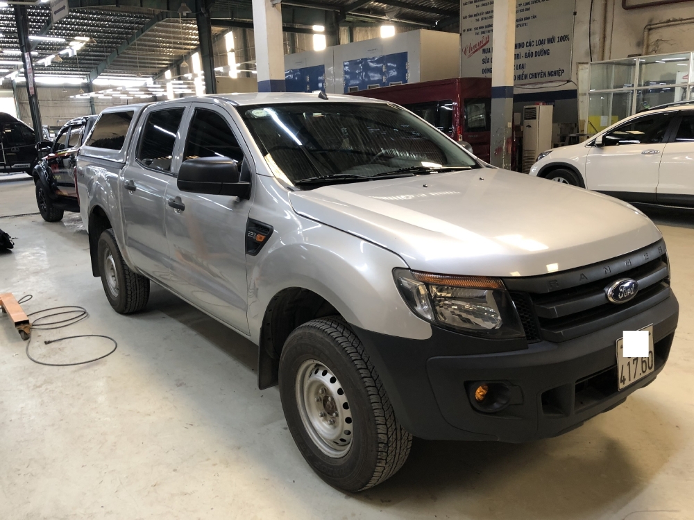 Ranger XL 4x4, MT, 2014, màu bạc, mua bán tại hãng