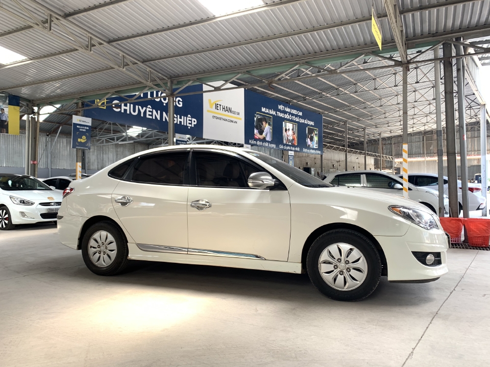 Bán Avante 1.6MT 2016, màu trắng, đúng chất, biển TP, giá TL, hổ trợ góp
