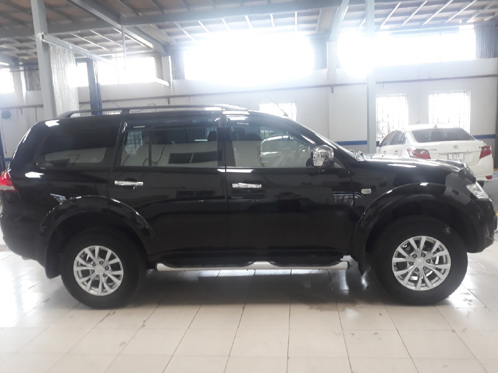 Bán Pajero Sport máy dầu 1 cầu 2014, màu đen, biển TP, giá TL, hổ trợ góp