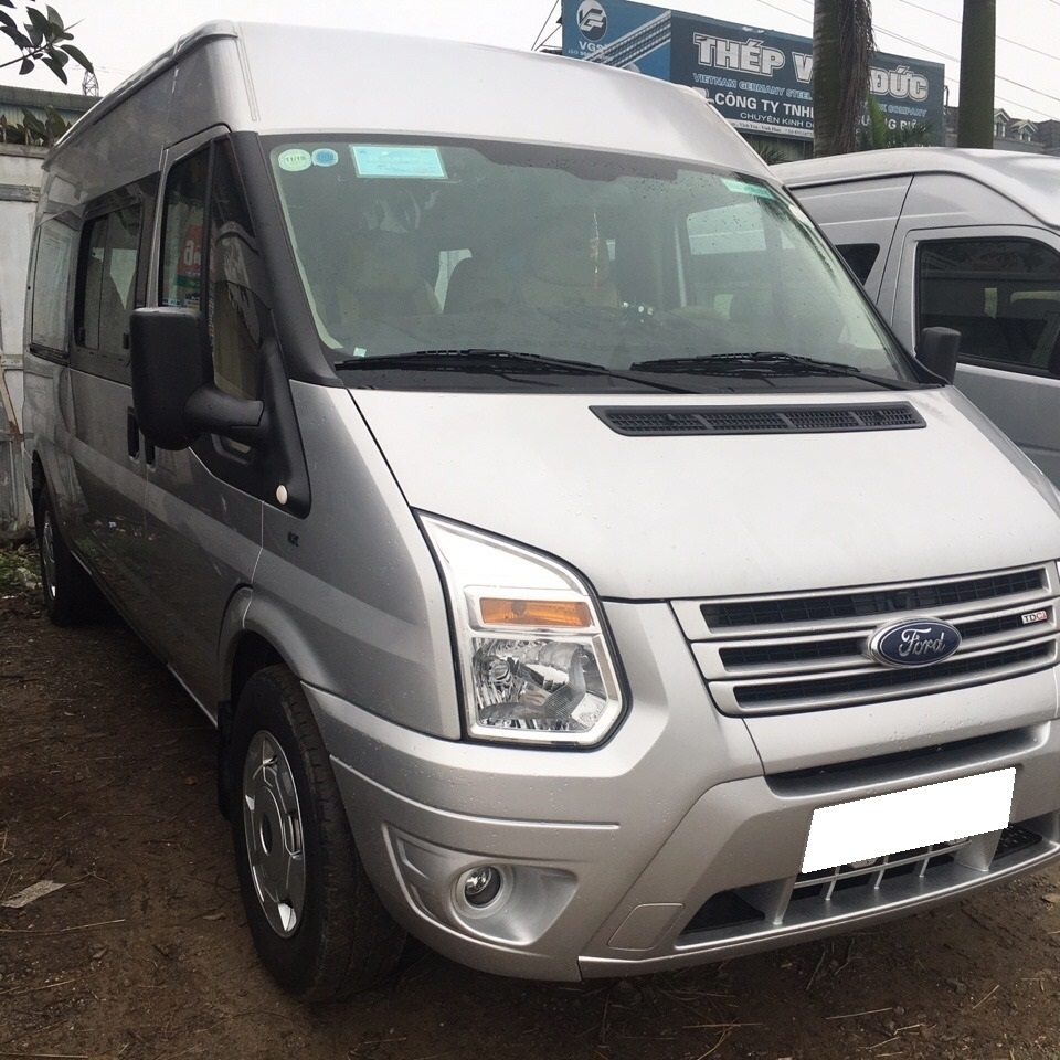 Cần bán xe Ford Transit 2018 máy dầu số sàn, xe màu bạc 16 chỗ