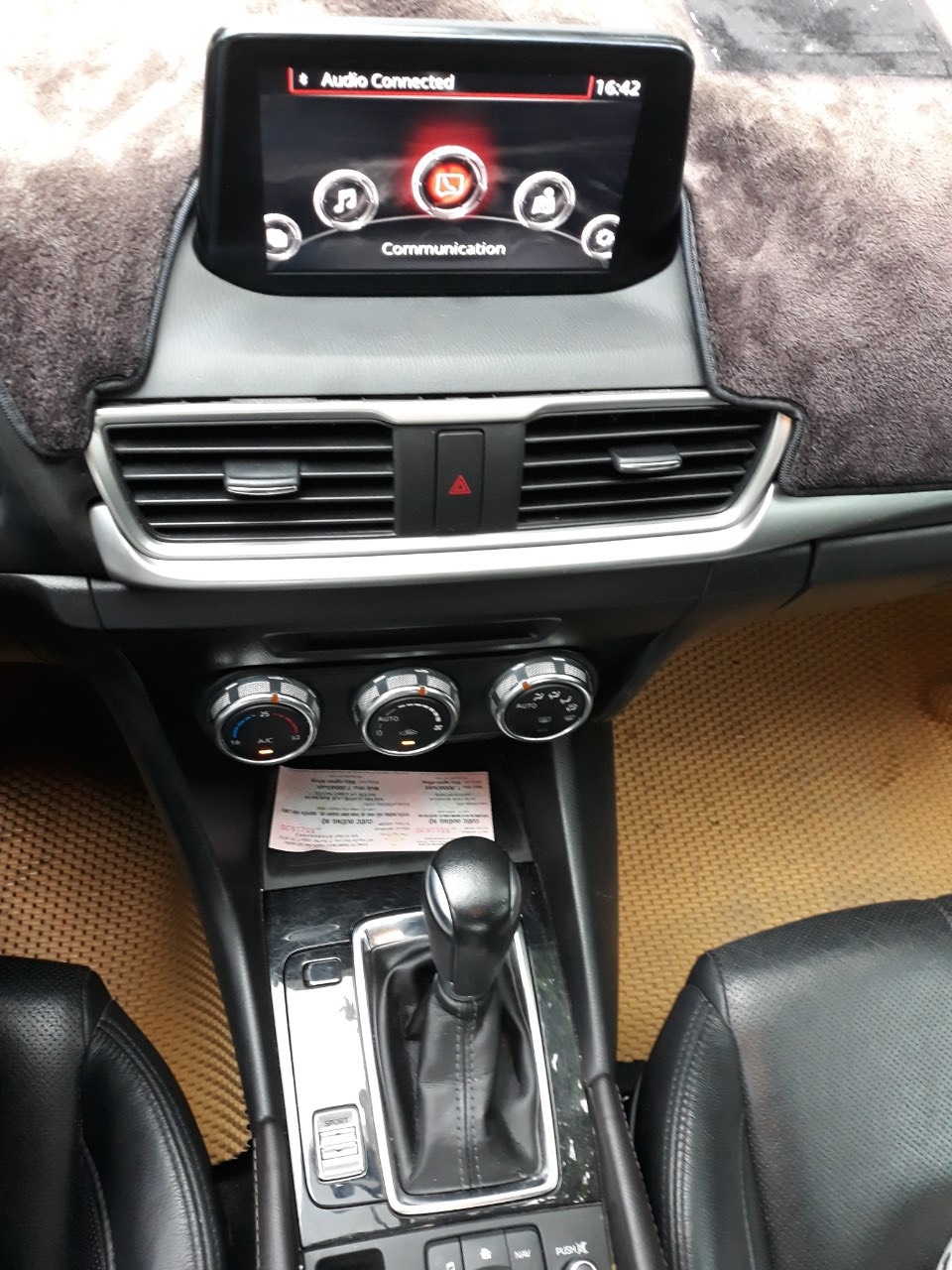 Bán Mazda 3 1.5 sedan 2018, màu đen, đúng chất, giá TL, hổ trợ góp