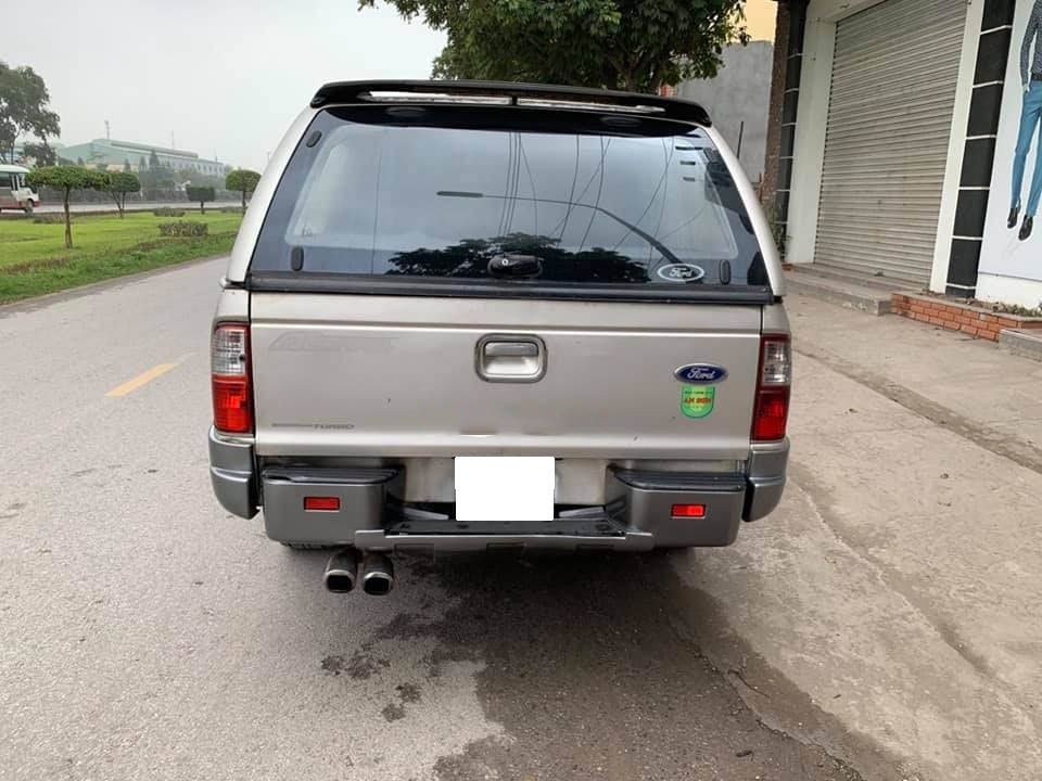 Gia đình cần bán Ranger XLT, 2005, số sàn máy dầu, màu bạc