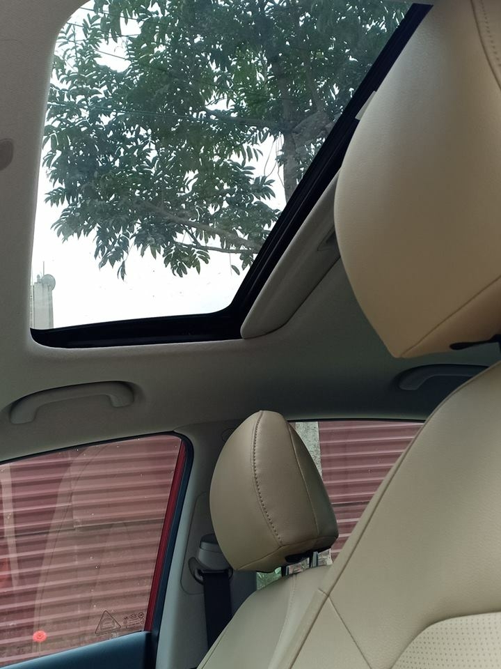 Cần bán xe Kia Cerato 2018 số tự động màu đỏ bstp