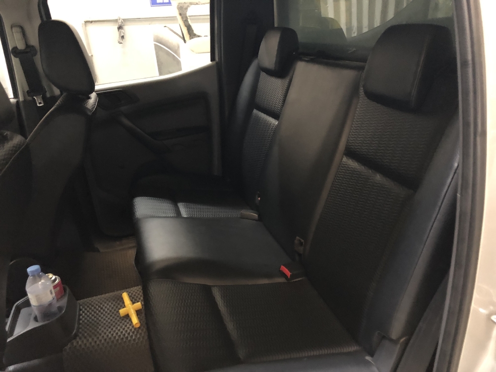 Ranger XL 4x4, MT, 2014, màu bạc, mua bán tại hãng