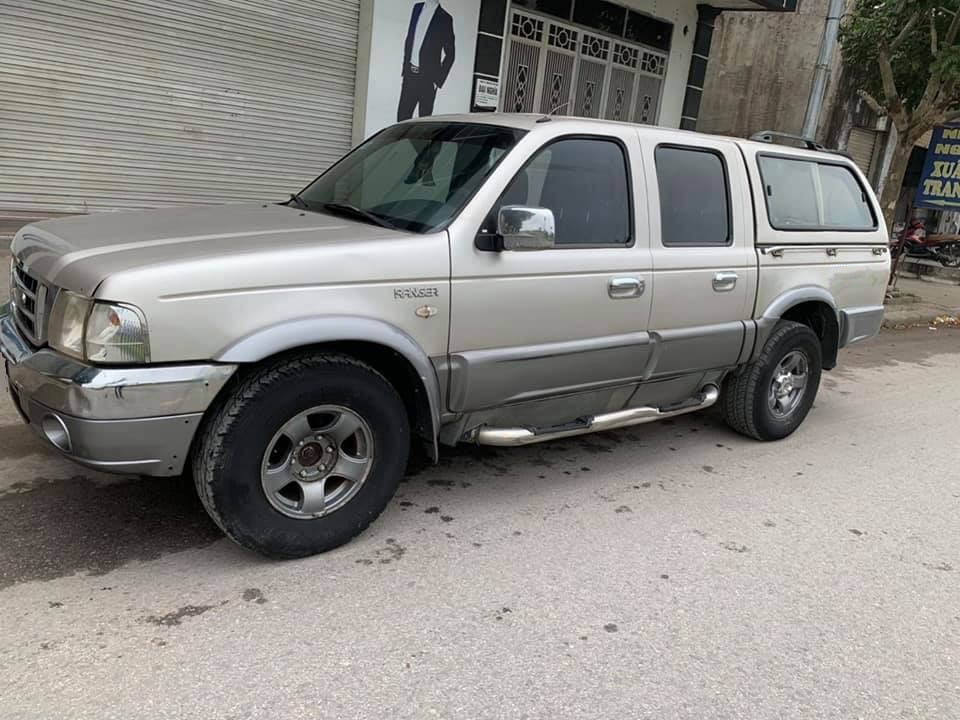 Gia đình cần bán Ranger XLT, 2005, số sàn máy dầu, màu bạc