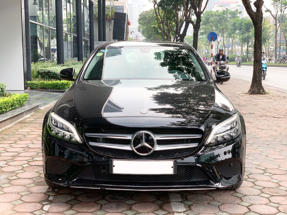 Bán Mercedes C200 2019 cũ chính chủ chạy lướt giá cực tốt