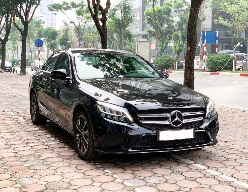Bán Mercedes C200 2019 cũ chính chủ chạy lướt giá cực tốt