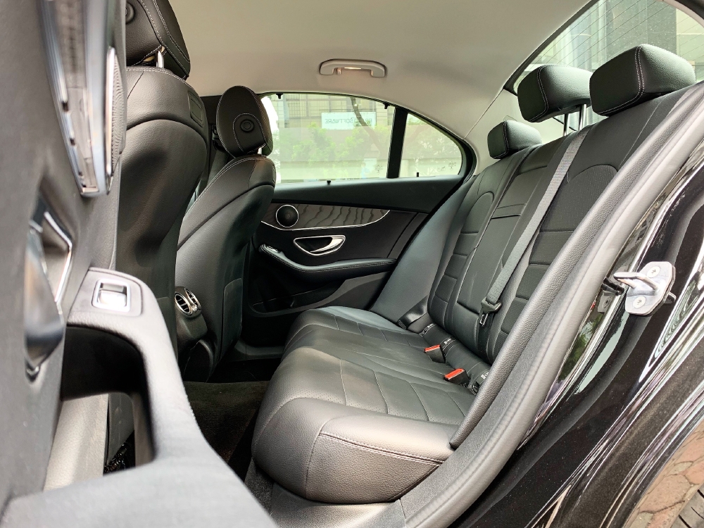 Bán Mercedes C200 2019 cũ chính chủ chạy lướt giá cực tốt