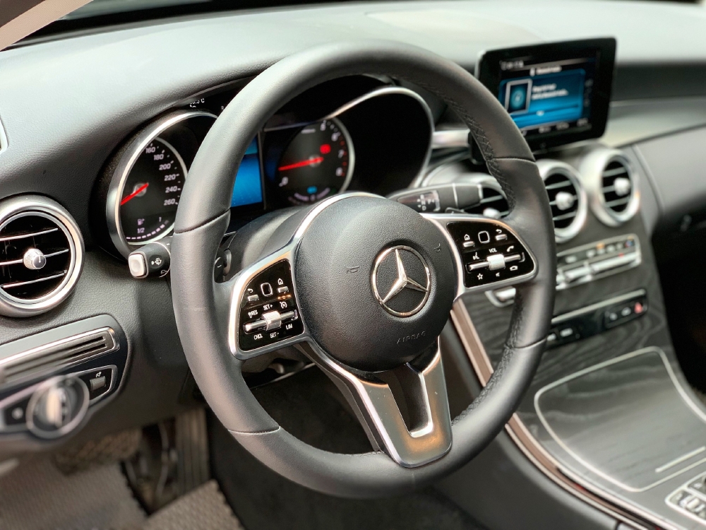 Bán Mercedes C200 2019 cũ chính chủ chạy lướt giá cực tốt