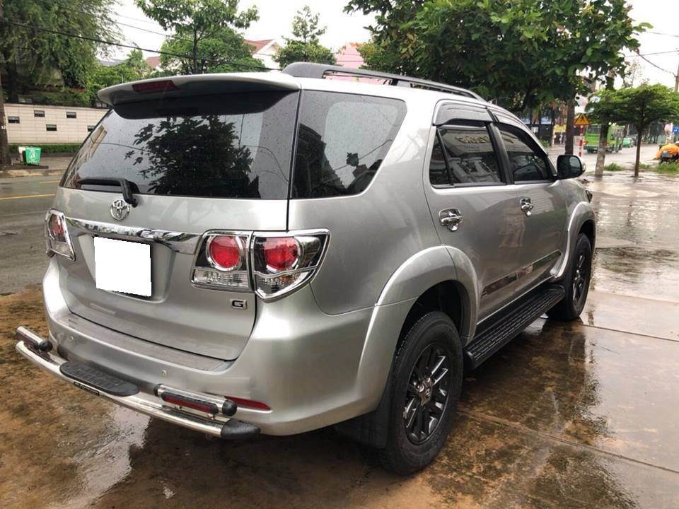 Bán Xe Fortuner màu bạc  2015 máy dầu xe chính chủ. Xe mình đi kỹ