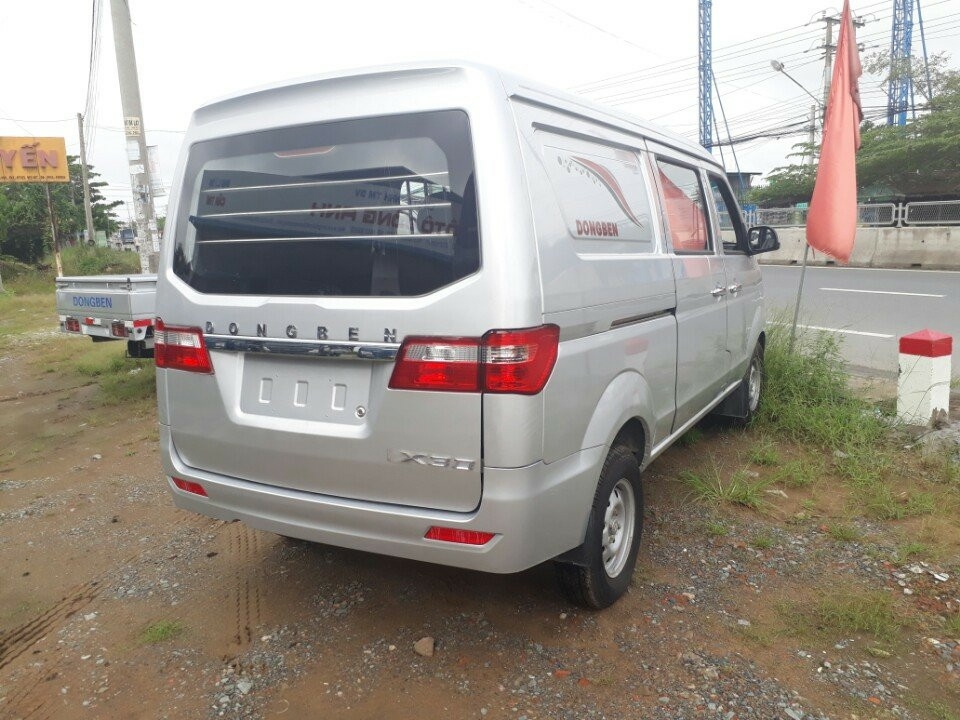 xe bán tải dongben X30 5 chỗ, 2 chỗ 950kg vivu cùng gia đình và chở hàng.