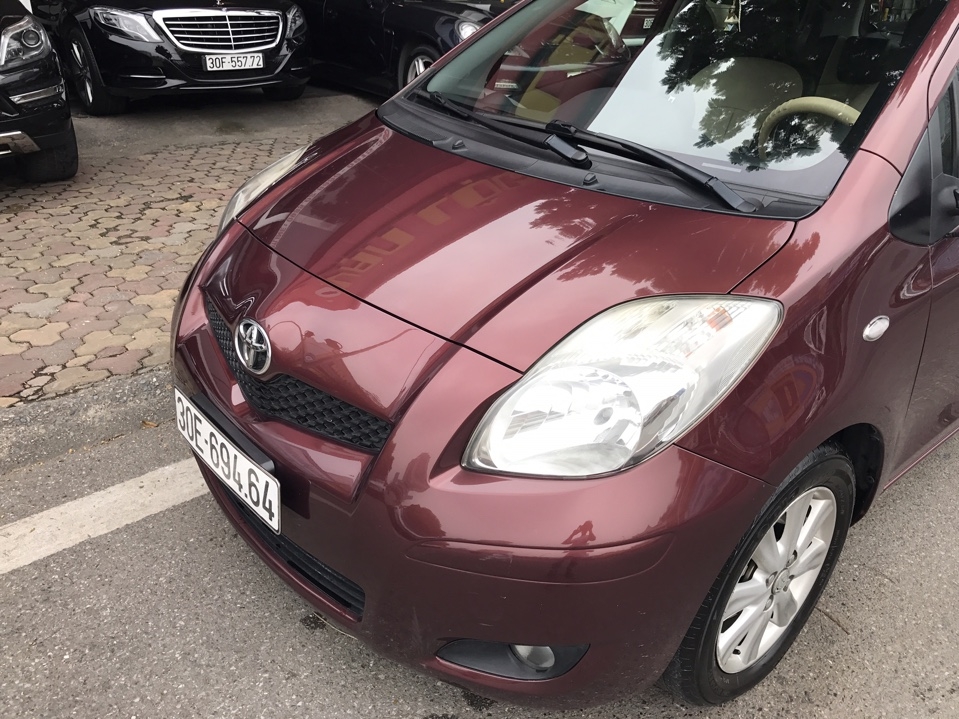 Toyota Yaris 2009 đỏ