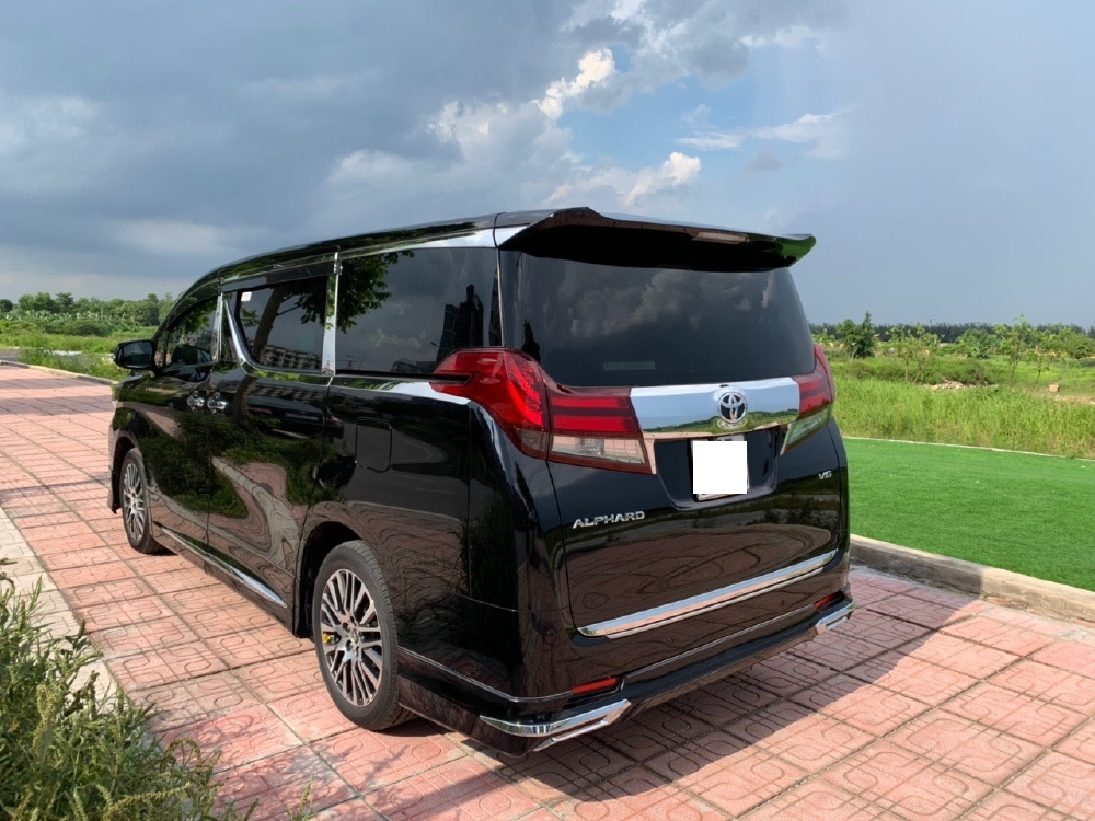Toyota Alphard 2018 đen
