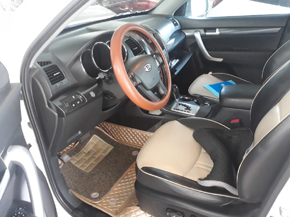 Bán Sorento 2.4AT 2012, màu trắng, biển TP, giá TL, hổ trợ góp