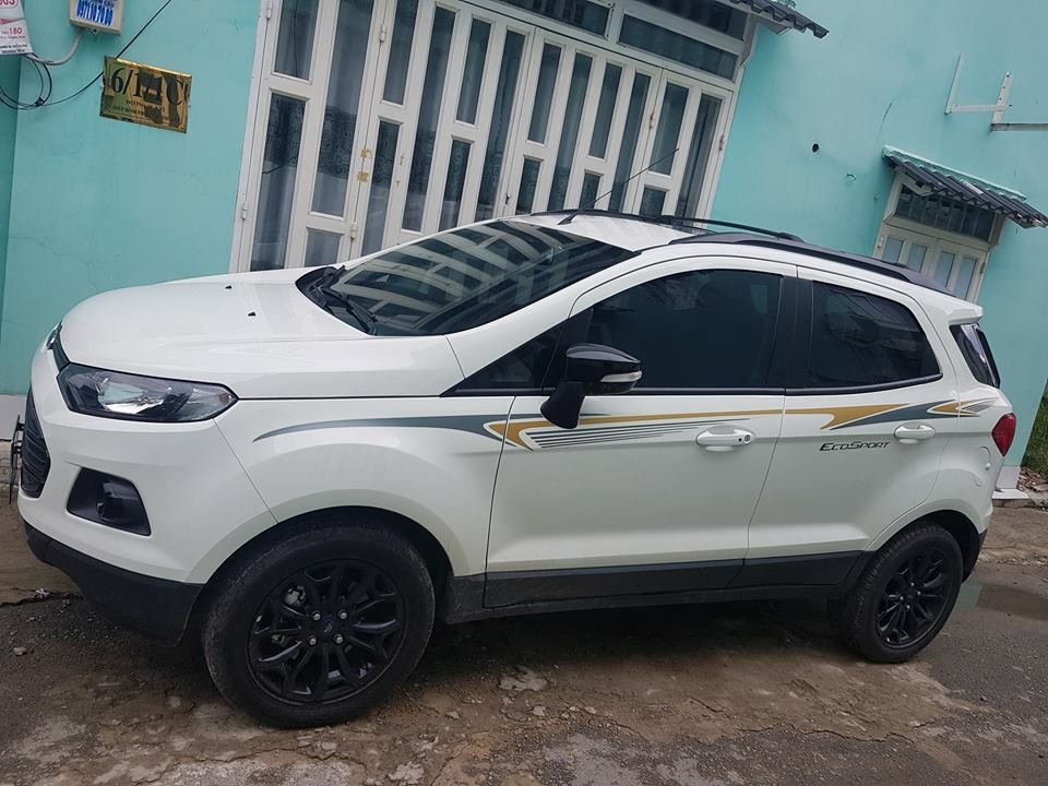 Cần bán xe Ford Ecosport 2017 Titanium số tự động màu trắng,
