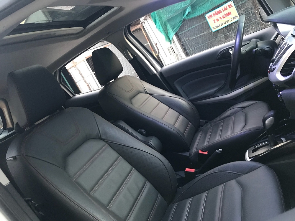Cần bán xe Ford Ecosport 2017 Titanium số tự động màu trắng