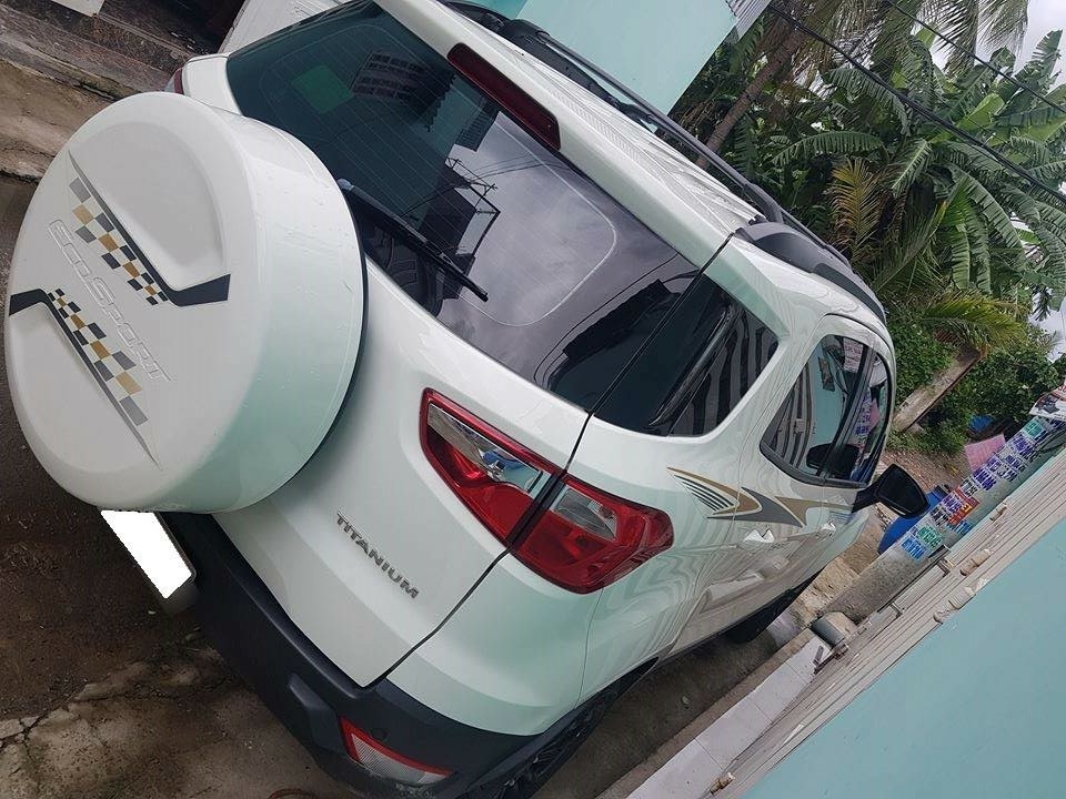Cần bán xe Ford Ecosport 2017 Titanium số tự động màu trắng,